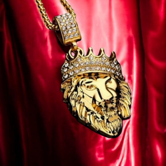 *NEW!* 18K Yellow Gold King Leo Pendant and Chain - Picture 8 of 16